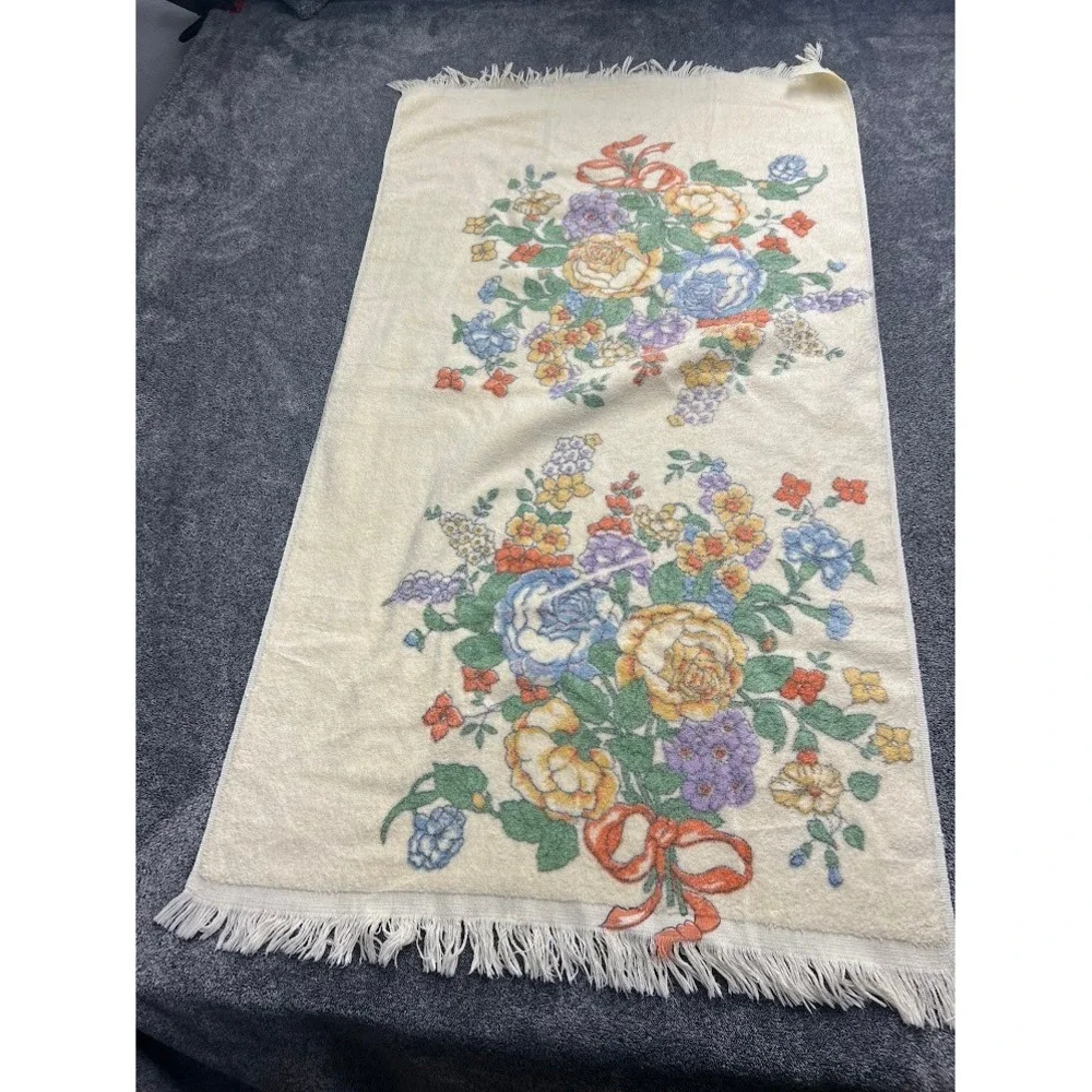 Vintage Floral Fringed Bath Towel Cream Cottagecore Rose Ribbon 20x36